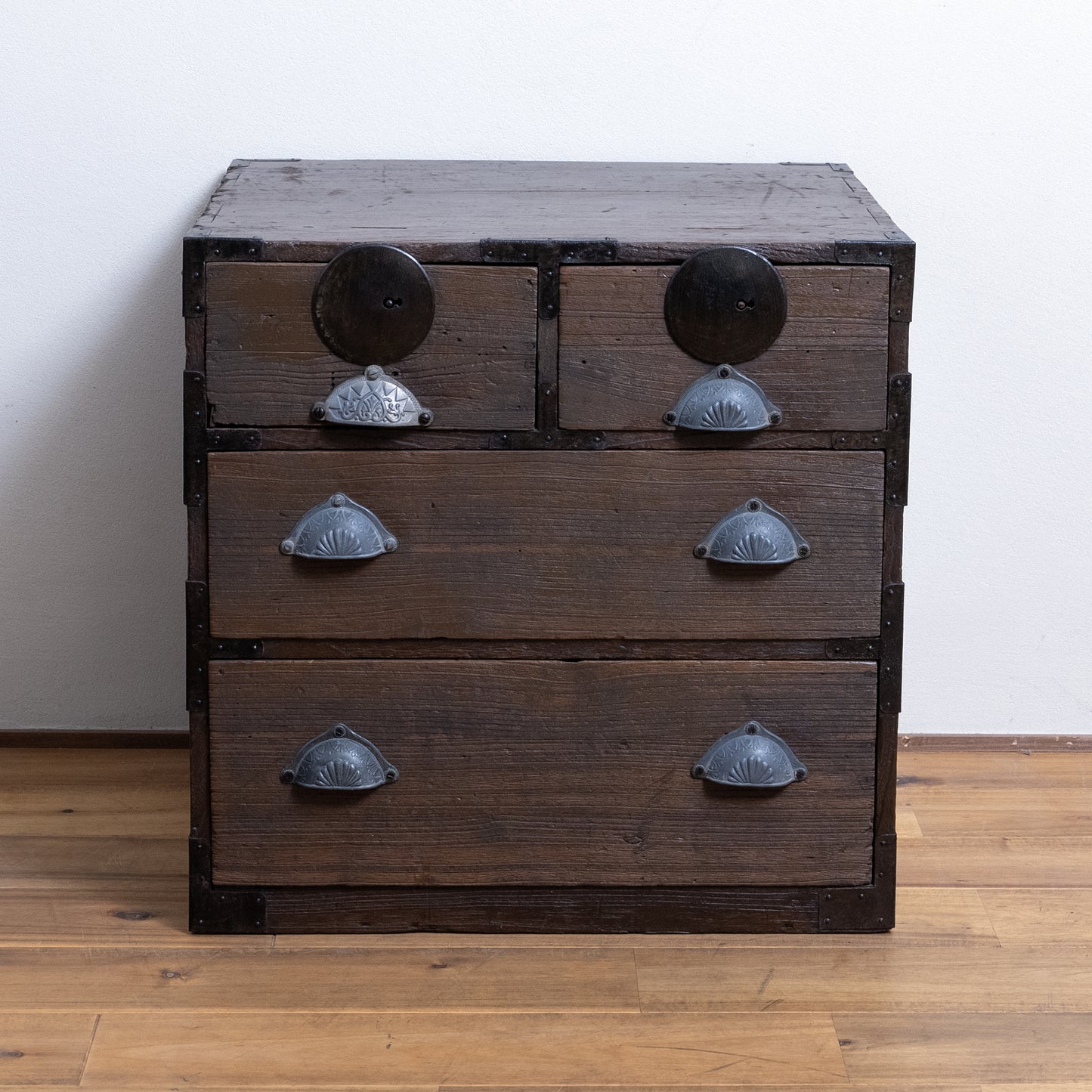 Japanese Antique Drawer with 3 tiers. (Hikidashi) NIPPONDO