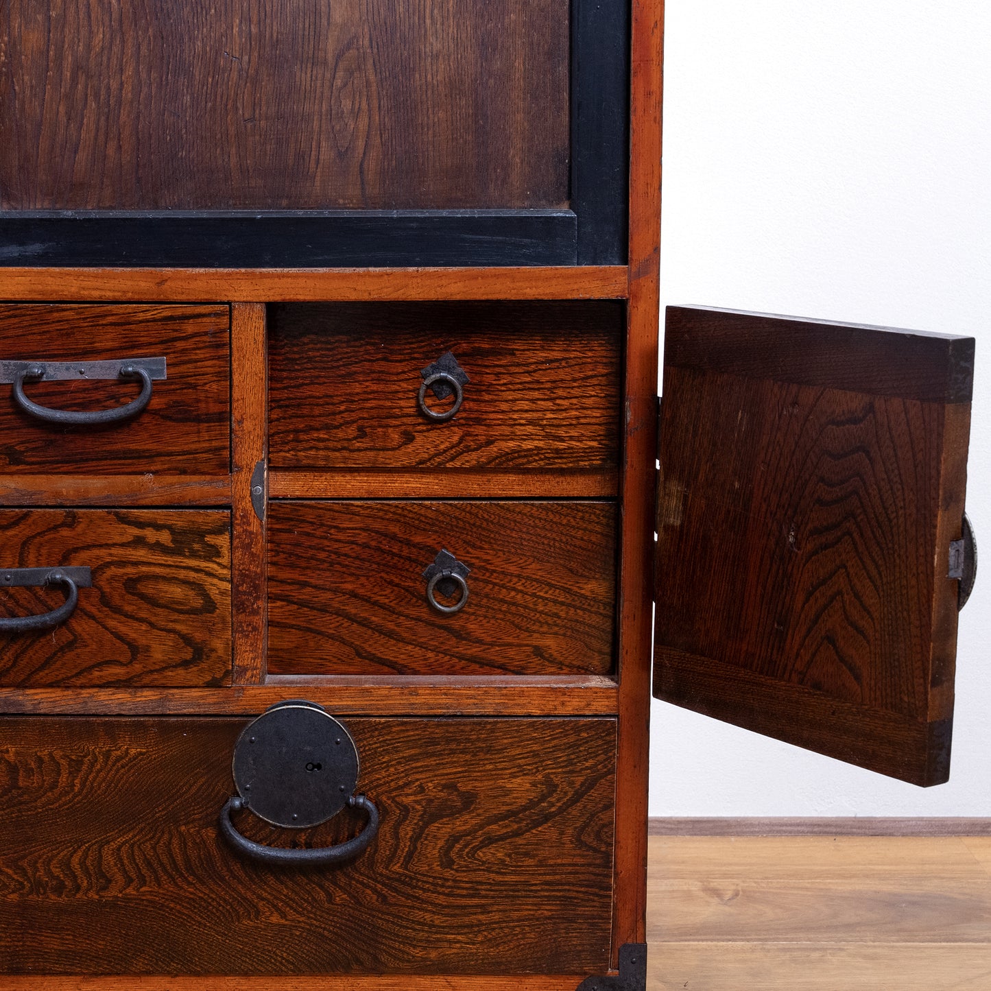 Japanese Antique Room Chest (Heya Todana) NIPPONDO