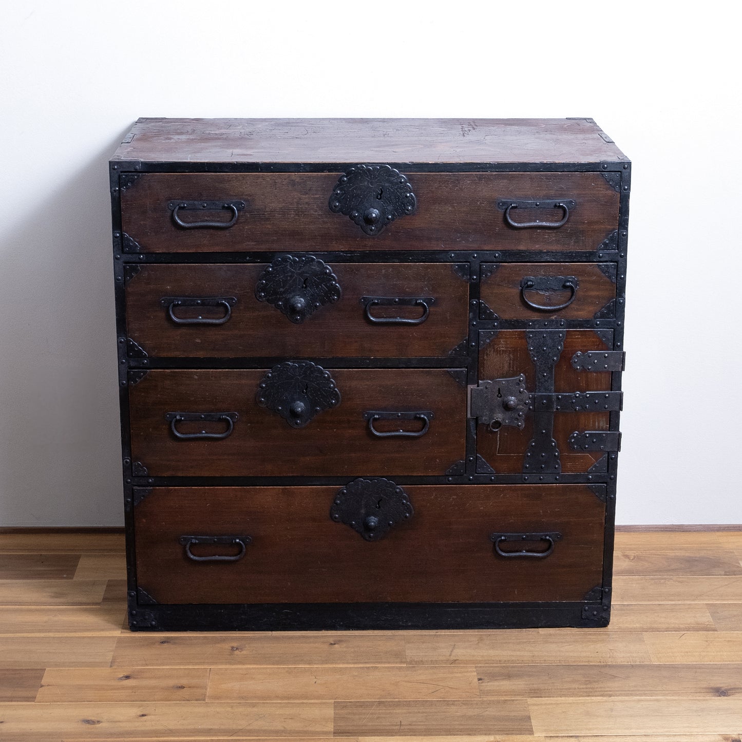 Japanese Antique Room Chest (Heya Todana) NIPPONDO