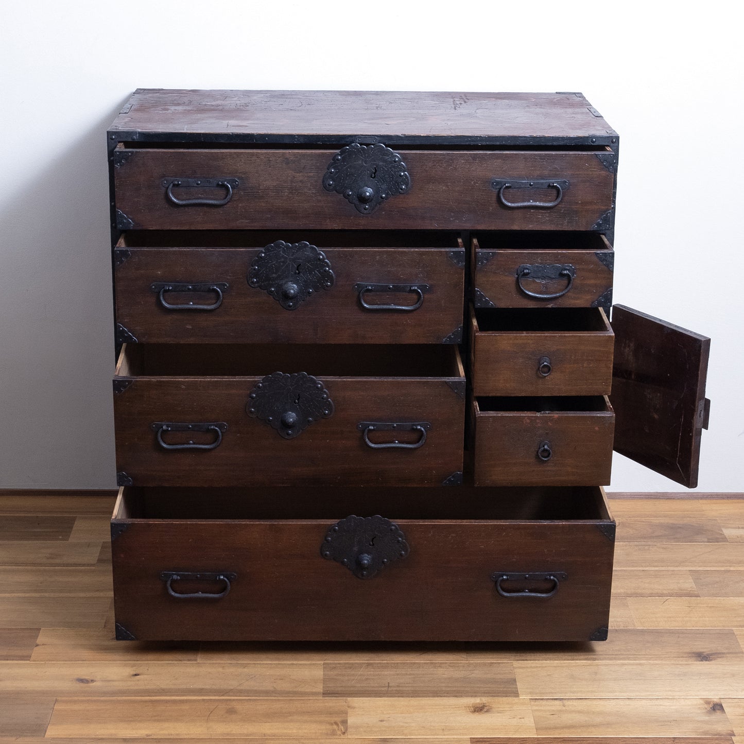 Japanese Antique Room Chest (Heya Todana) NIPPONDO