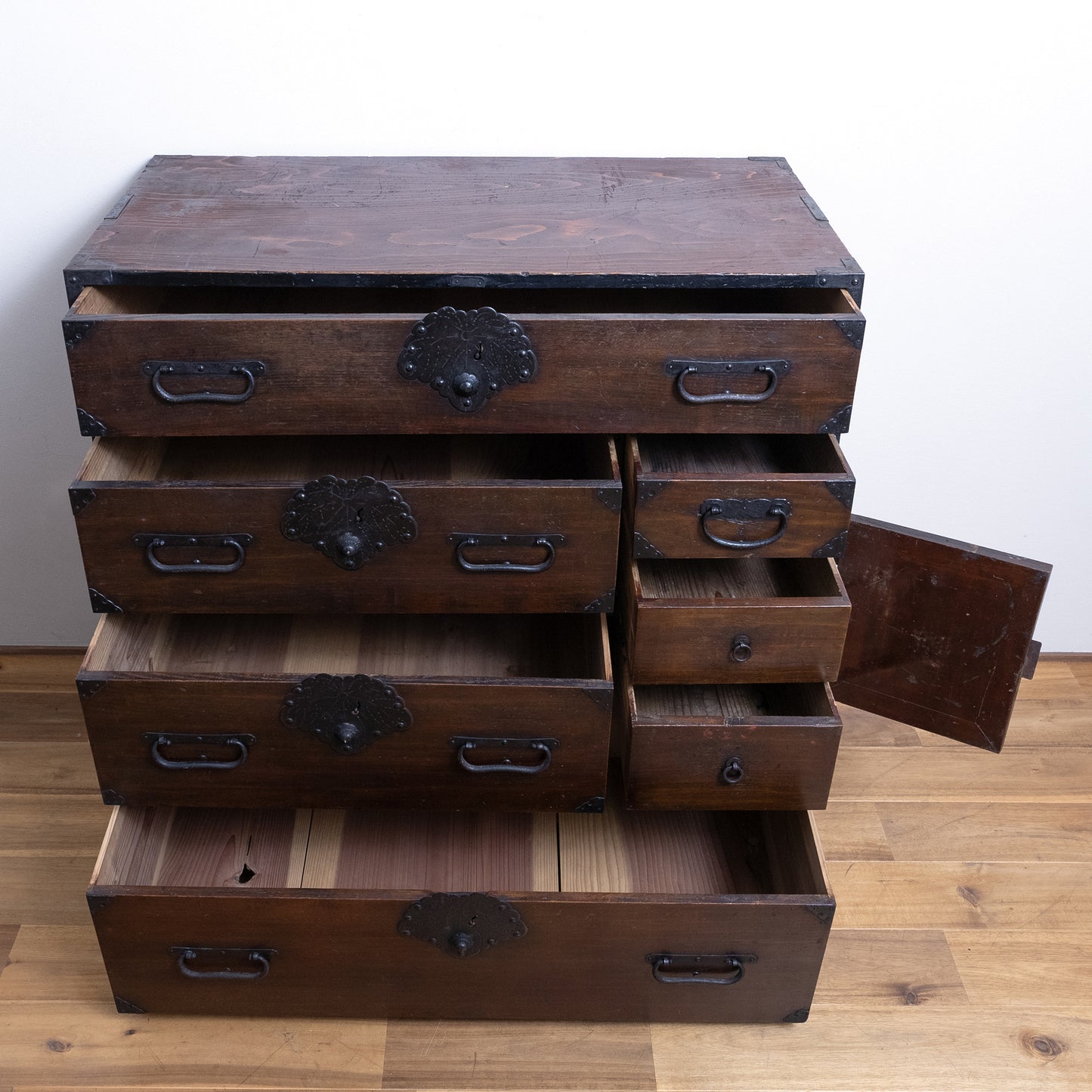 Japanese Antique Room Chest (Heya Todana) NIPPONDO