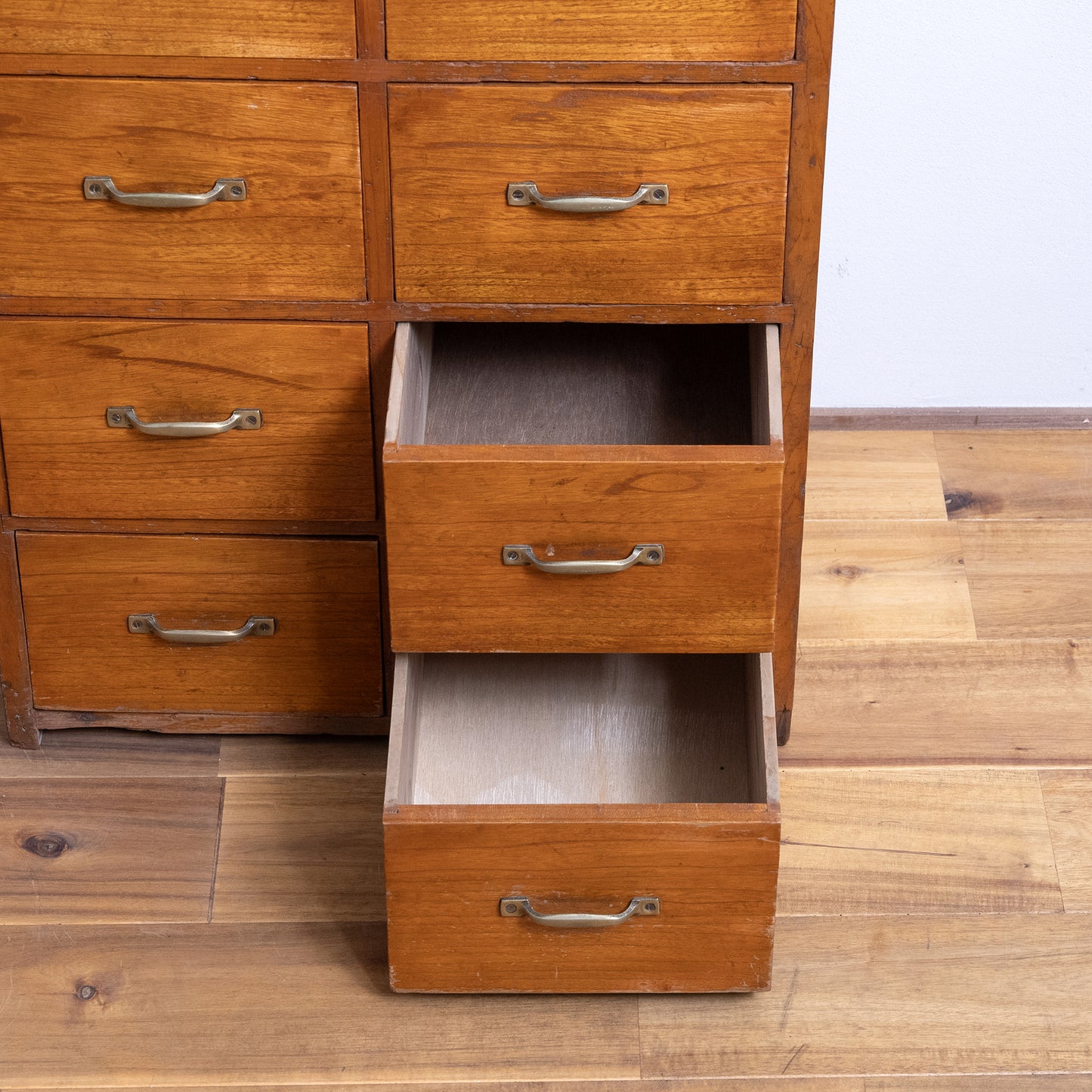 Japanese Antique Drawer (12hi kohikidashi) NIPPONDO