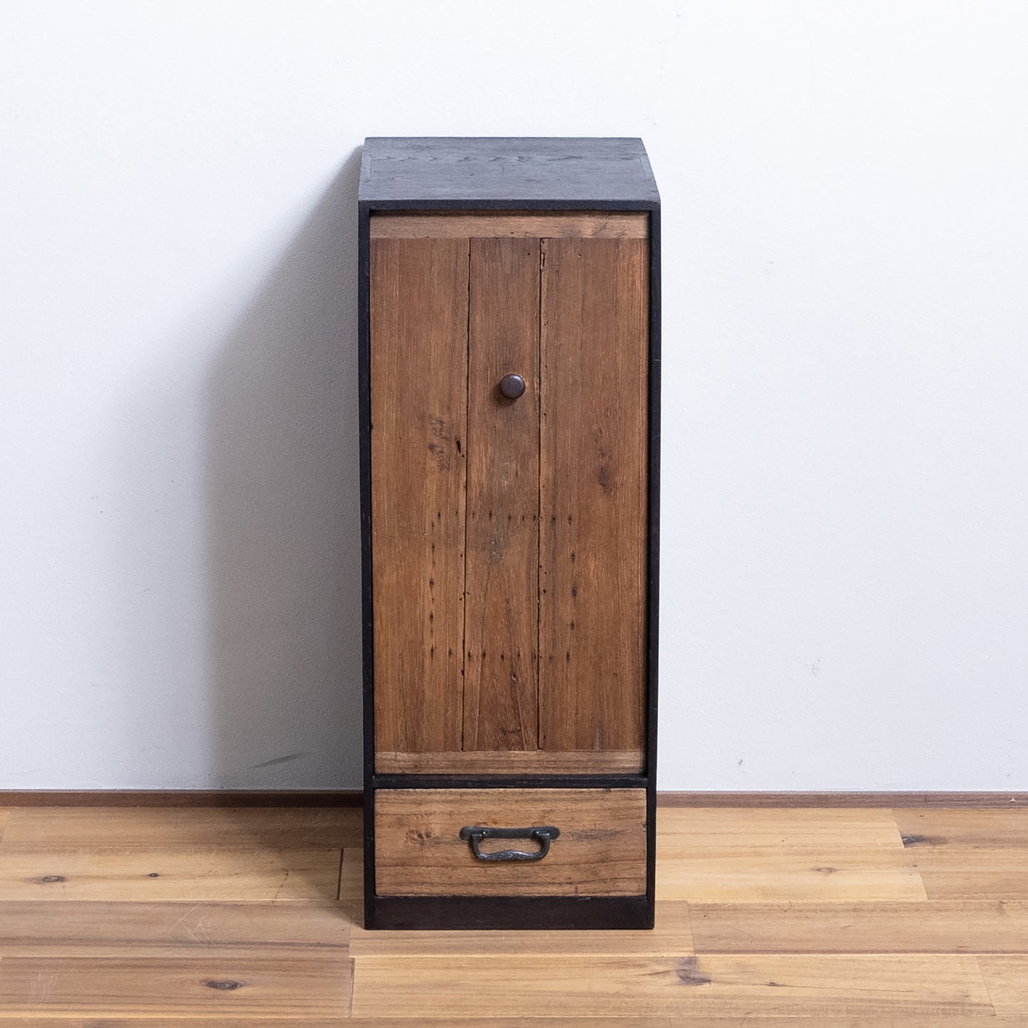 Japanese Antique Storage Box (Syunoubako) NIPPONDO