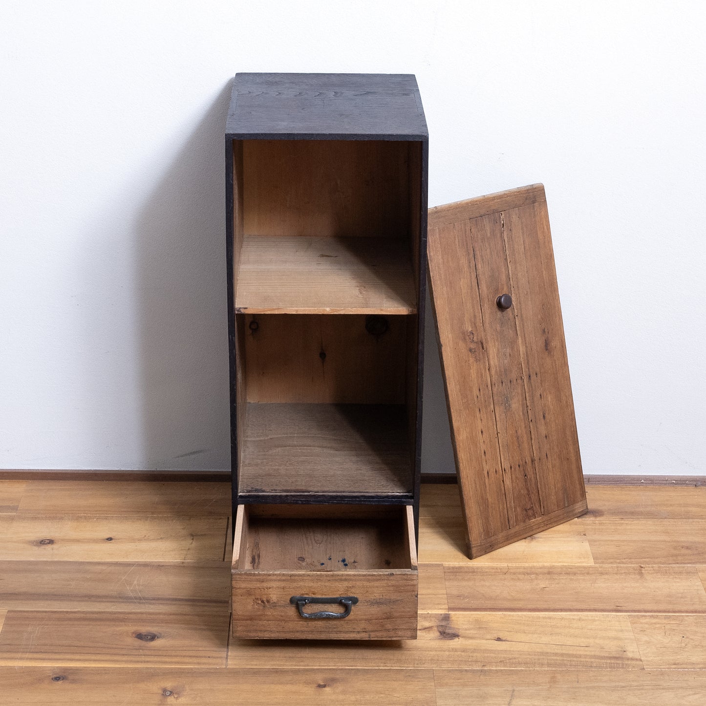 Japanese Antique Storage Box (Syunoubako) NIPPONDO