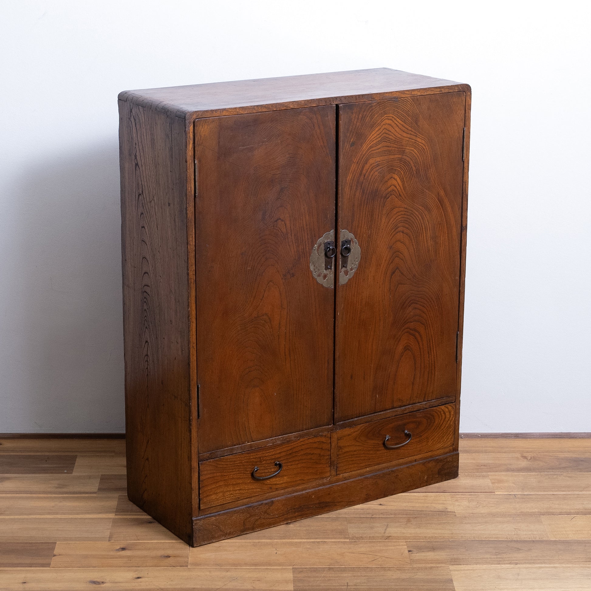 Japanese Antique Cabinet (Grasu Tana)  NIPPONDO