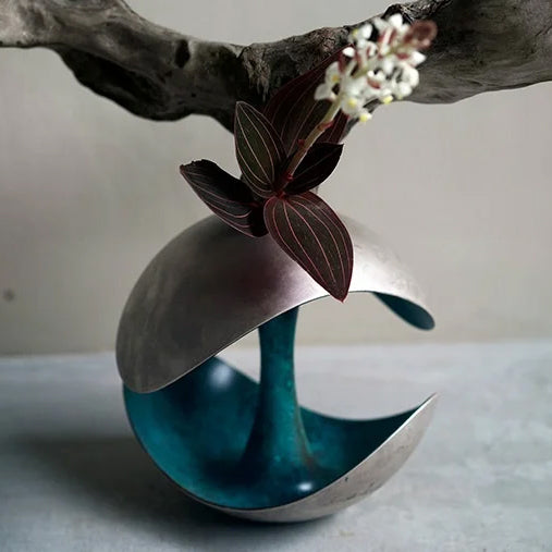 Flower vase [POLAR]（silver verdigris）  NIPPONDO