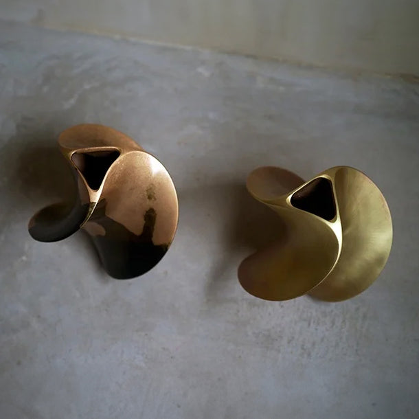 "Flower vase [WALTZ]（Bronze × Brass）  NIPPONDO